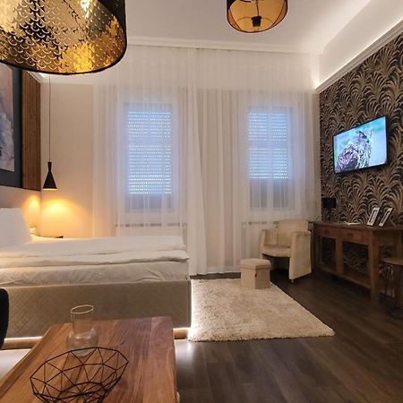 Glamour Apartman Дьюла Экстерьер фото