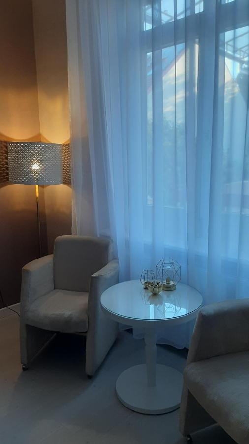 Glamour Apartman Дьюла Экстерьер фото