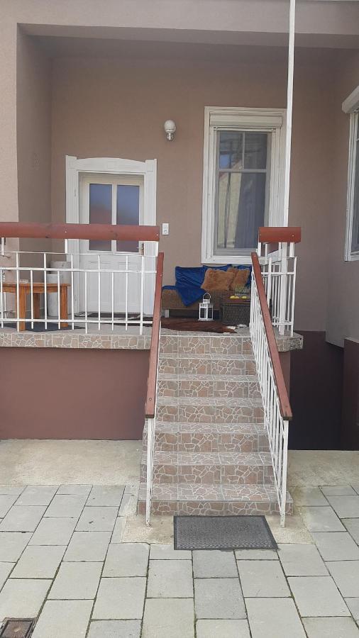 Glamour Apartman Дьюла Экстерьер фото