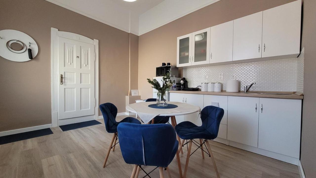 Glamour Apartman Дьюла Экстерьер фото