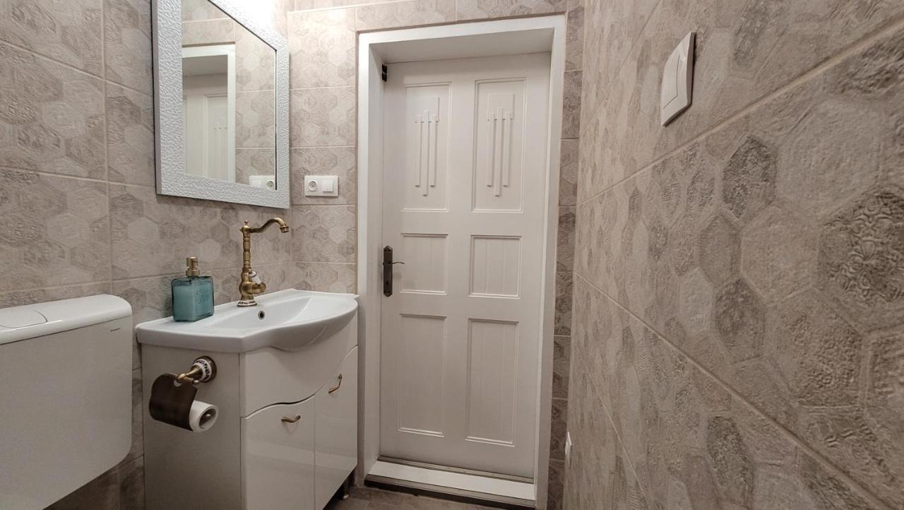 Glamour Apartman Дьюла Экстерьер фото
