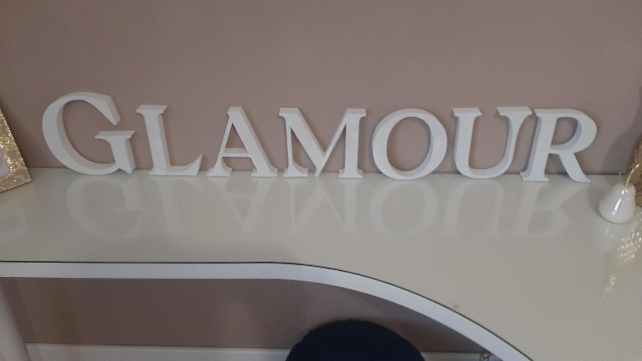 Glamour Apartman Дьюла Экстерьер фото