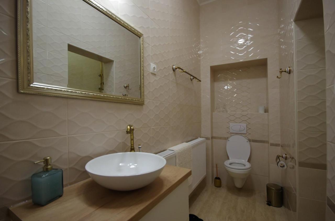 Glamour Apartman Дьюла Экстерьер фото