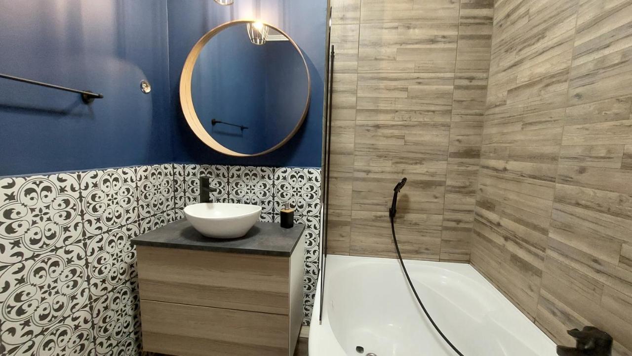 Glamour Apartman Дьюла Экстерьер фото